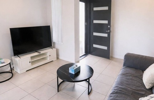 Coomera House | Comfortable modern 3-bedroom house near Westfield | Garage and air conditioning