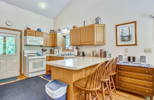 Timberline House | Comfortable mountain home is a short walk to the Timberline Trails!