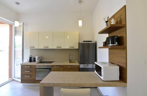 Tar-Vabriga Apartment | Comfortable NOA 4 Tar holiday flat with pool access