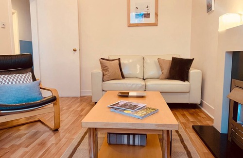 Old Town Apartment | Comfortable one-bed apartment situated just off Edinburgh's famous 'Royal Mile'. Sleeps 4.