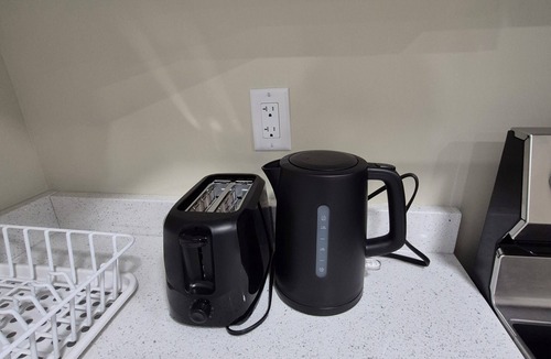 Saskatoon House | Comfortable one bedroom basement suite in a house. Relaxing & affordable.