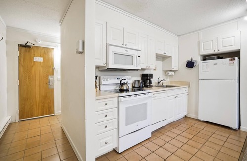 Killington Condo | Comfortable one bedroom condo. It offers Killington's best value on top of the mountain F5