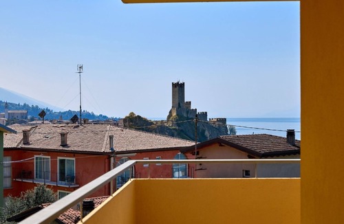 Campagnola Apartment | Comfortable Pacchioni Federico for up to 5 guests