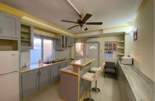 Laborie Apartment | COMFORTABLE PRIVATE ROOM CLOSE TO BEACH AND AIRPORT