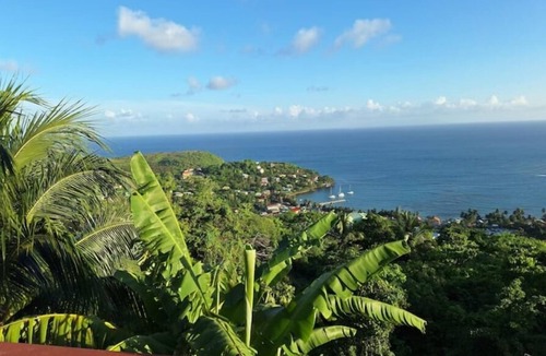 Laborie Apartment | COMFORTABLE PRIVATE ROOM CLOSE TO BEACH AND AIRPORT