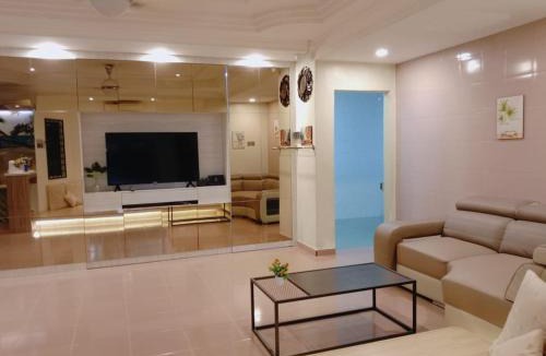 Taman Jati House | Comfortable Private Swimming Pool Homestay Melaka 20 Pax 5R3B