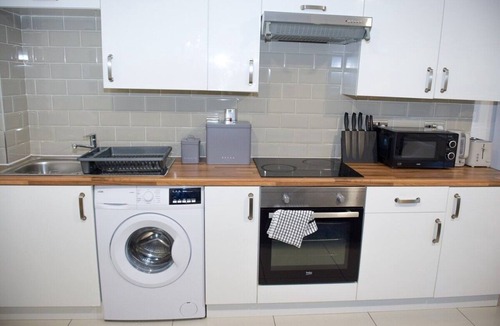 Leeds Apartment | Comfortable & Professional Flat
