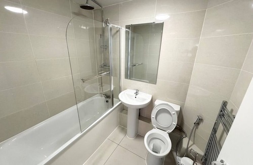 Leeds Apartment | Comfortable & Professional Flat