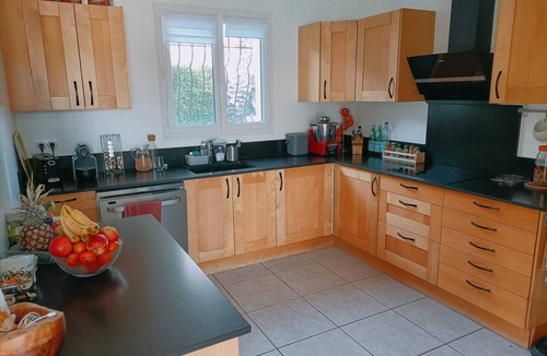 Senas House | Comfortable Provencal house with swimming pool, terrace and garden at the foot of the Alpilles mountains.