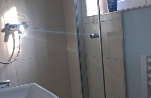 Offenbach am Main House | Comfortable quite room in 1-family house, perfect public transportation
