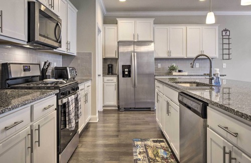 Southwest Raleigh House | Comfortable Raleigh Townhome with Deck & Gazebo!