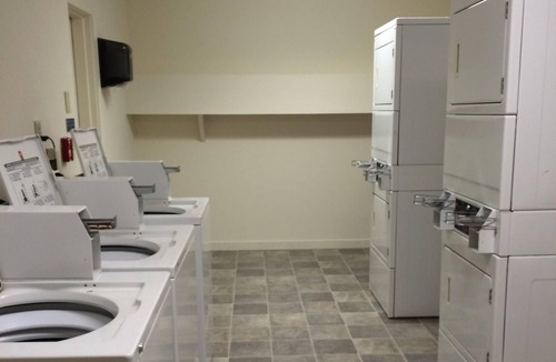 West Dover Condo | Comfortable, Redecorated Condo at Mount Snow; free shuttle