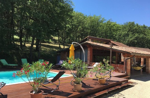 Roussillon House | Comfortable restored Cabanon ocrier with shared pool - 6 people
