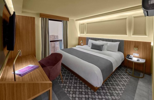 Centro Historico Hotel | Comfortable Room Ideal for Business Travelers Near Convention Center