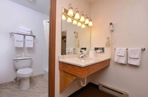 Atlantic Hotel | Comfortable Room w/Kitchette, BBQ Grill, and Complimentary Breakfast