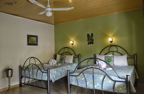Tarcoles Hotel | Comfortable Room with 2 beds and A/C in Jacó bech, Costa Rica
