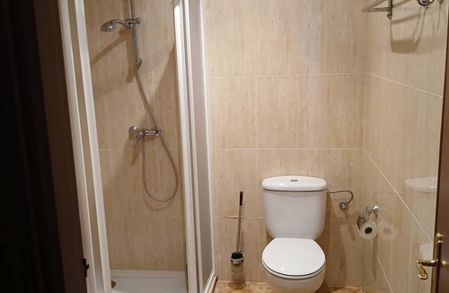 Quintana del Castillo Bed & Breakfast | Comfortable rooms with bathroom (suite) in a typical Spanish village