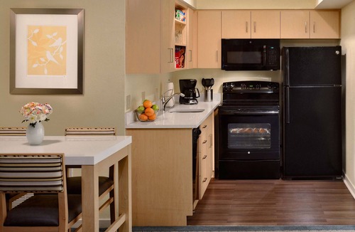 Somerset Hotel | Comfortable Suite with Full Kitchen, Pool & Gym Close to Rutgers