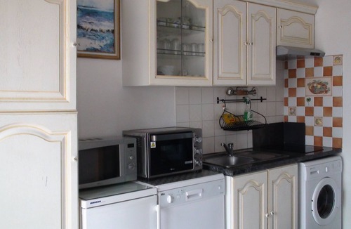 Saint-Pierre-la-Mer Cabin | COMFORTABLE SEA-FRONT PAVILION