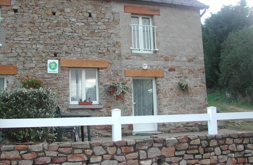 Angoville-sur-Ay Cottage | Comfortable semi-detached house between sea and countryside
