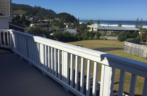 Onemana House | Comfortable, spacious family beach house