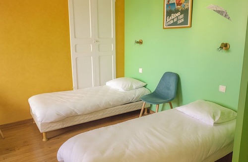 Digne-les-Bains Hotel | Comfortable Stay with Free Parking | Close to Terain de pétanque