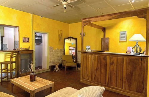 Digne-les-Bains Hotel | Comfortable Stay with Free Parking | Close to Terain de pétanque