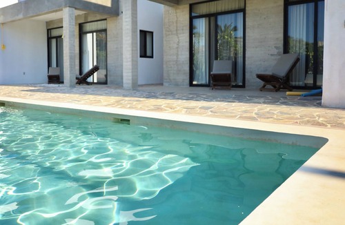 Bacocho Apartment | Comfortable studio with pool in the house, 10min from Bacocho beach