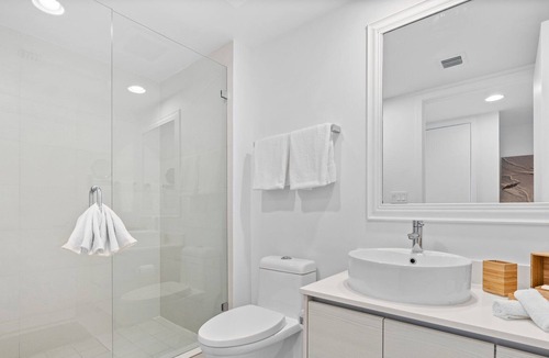 Hallandale Beach Hotel | Comfortable Studio Apt., Great Views, NEAR BEACH.