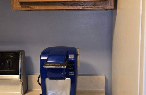 North Tonawanda House | Comfortable Stay Near Niagara Falls, Airport & Shopping Outlets