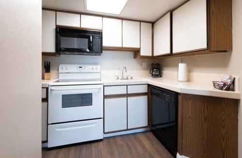 Capistrano Beach Hotel | Comfortable Stay! Private Balcony, Free Parking Onsite!