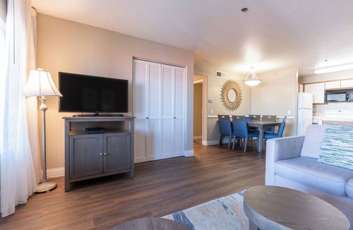 Capistrano Beach Hotel | Comfortable Stay! Private Balcony, Free Parking Onsite!