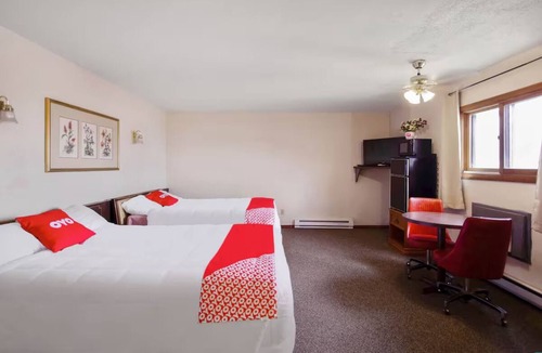 Cheyenne Wells Hotel | Comfortable Stay w/Private Bath, 4 Rooms Available Near Cheyenne Wells