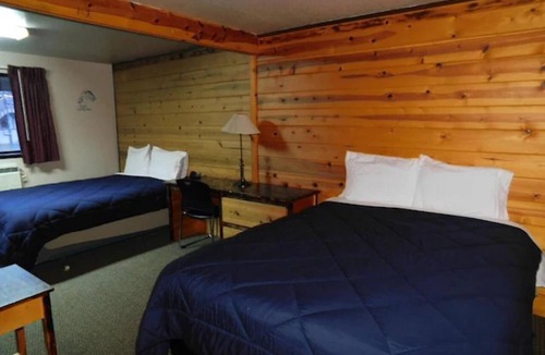 Packwood Hotel | Comfortable Stay w/Free Parking | Skate Creek Park - 1.6 miles away