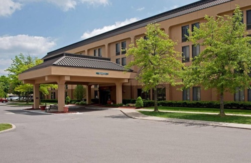 Thurston Hotel | Comfortable Stay w/Onsite Parking & Free Hot Breakfast, Perfect for UM Visits