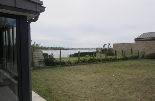 Rotheneuf-Le Pont House | Comfortable stone house with large garden -Sea view- Plage du Pont-3 Bedrooms