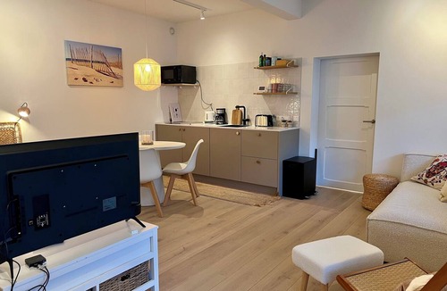 Bergen aan Zee Apartment | Comfortable studio located just 200 meters from Bergen aan Zee beach.