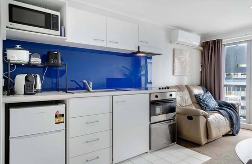 Auckland Central Business District Resort | Comfortable Studio, Aircon, Central Location