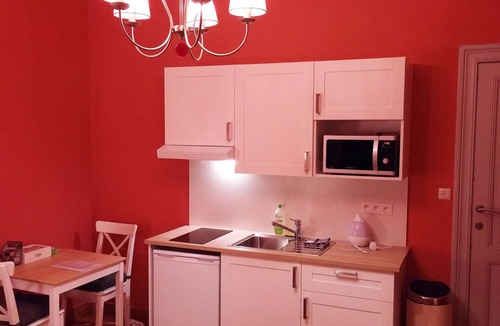Etterbeek Apartment | Comfortable studio 10-15 min by metro to City Centre & university