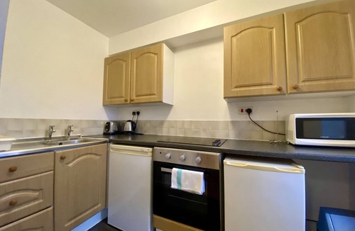 Bracknell Apartment | Comfortable Studio Apartment in Bracknell