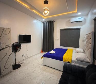 Lagos Apartment | Comfortable Studio apartment in Ogudu , 15 Mins to the Airport
