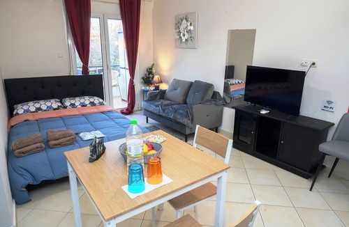 Larissa Apartment | Comfortable Studio in Larissa near the Center with Easy Parking