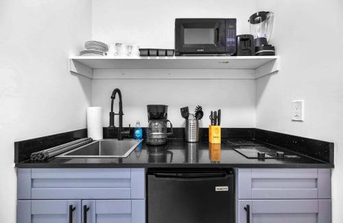 Liberty City Apartment | Comfortable Studio - Minutes from Wynwood