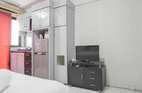 Kebagusan Apartment | Comfortable Studio Room at Kebagusan City By Travelio