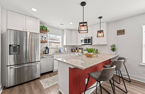 Cartersville House | Comfortable & Stylish New House - 10min to LakePoint!