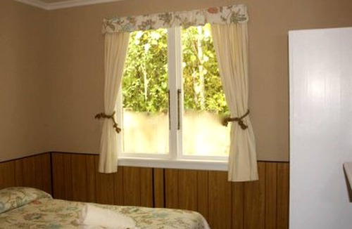 Manapouri Cabin | Comfortable Suite for Families Located in Southland, New Zealand