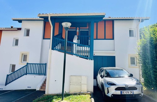 Cambo-les-Bains Apartment | Comfortable T1 bis with terrace and parking in Cambo-les-Bains