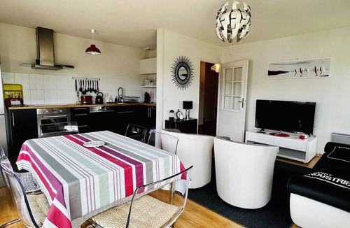 Cambo-les-Bains Apartment | Comfortable T2 in Cambo-Les-Bains with Terrace and Parking