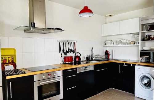 Cambo-les-Bains Apartment | Comfortable T2 in Cambo-Les-Bains with Terrace and Parking