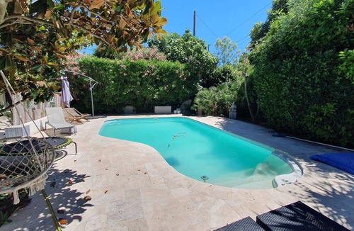 Saint-Jerome Villa | Comfortable T3 villa with pool